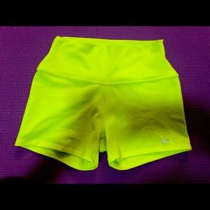 ‼️SOLD ‼️Alo Yoga High Waist Airbrush Short, size XS